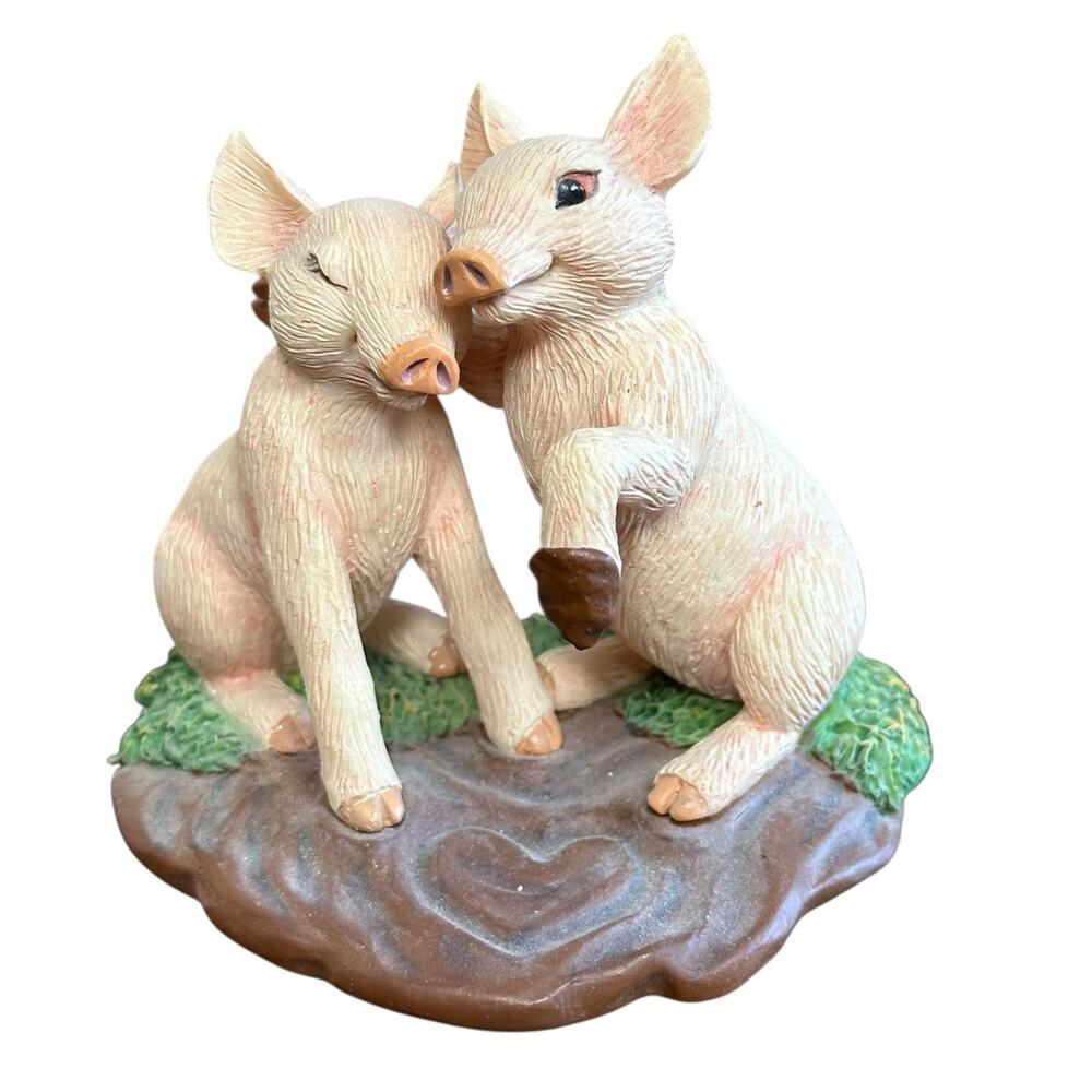 The Hamilton Collection Figurine Be My Swineheart Farm Lovin’ Sweethearts